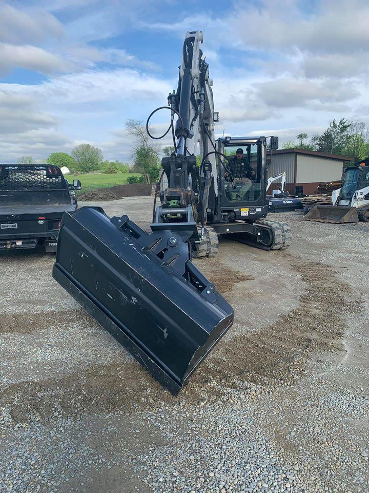 MONGO | Excavator Tilt Buckets (3300 - 33000 lbs.)