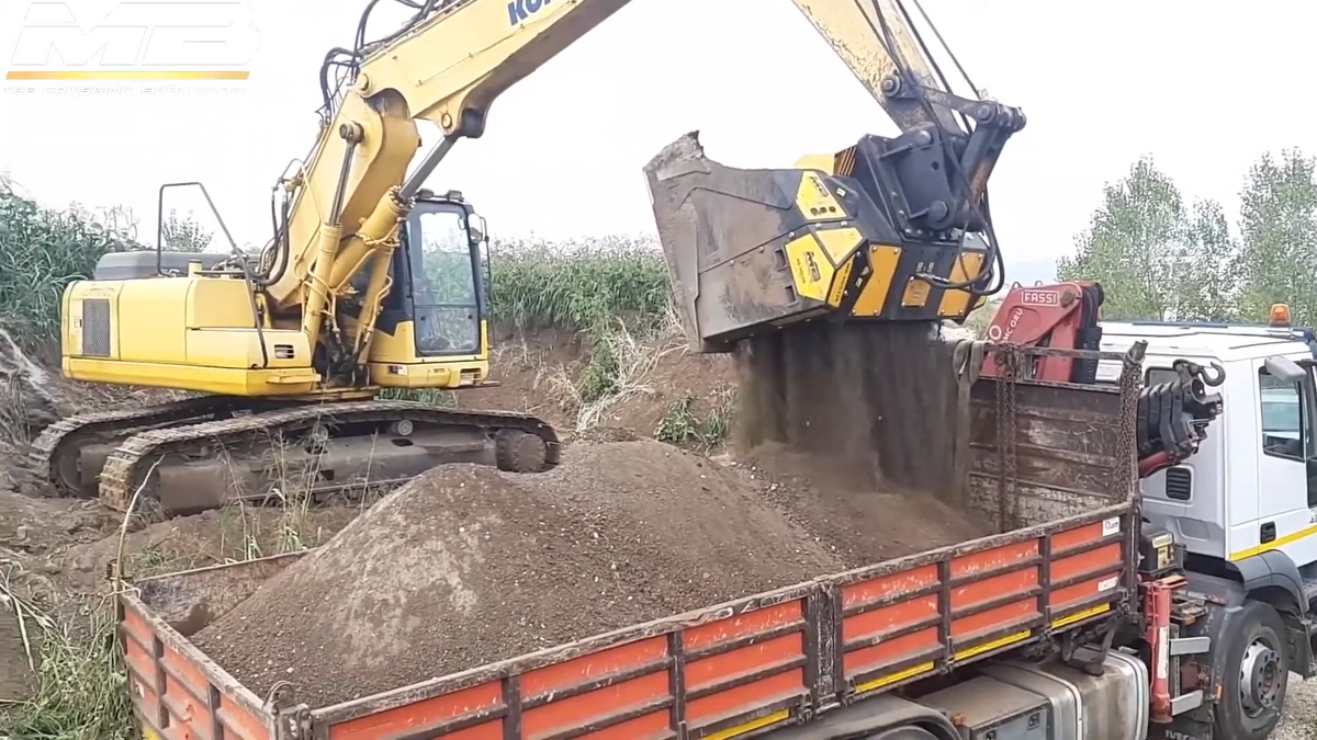 MB Crusher Shafts Screener | Model MB-HDS533 | Overall Width 134" | Machine Size 50–80 Tons | For Excavators