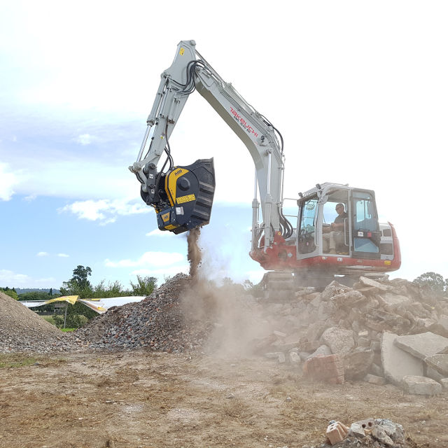 MB Crushers Bucket Crushers | Model BF60.1 S4 | Mouth Opening Width 24" | Machine Size 8-18 Tons | For Excavators