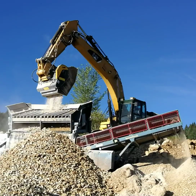 MB Crushers Bucket Crusher | Model BF120.4 S4 | Mouth Opening Width 47" | Machine Size 30-45 Tons | For Excavators