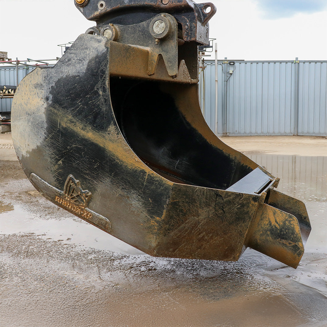 Komatsu PC138USLC-11 Concrete Pouring Bucket