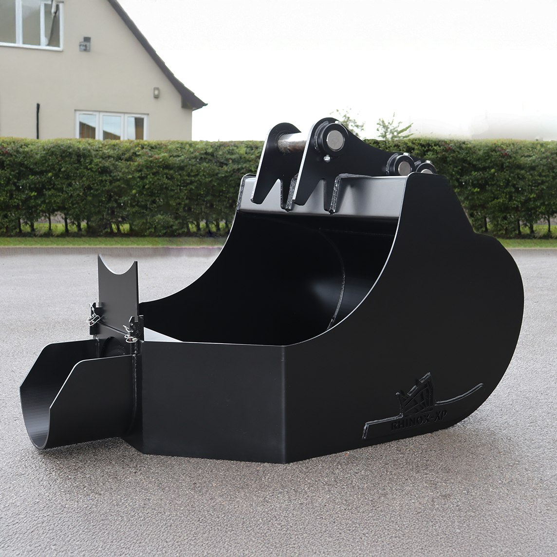 Deere 210 P-Tier Concrete Pouring Bucket