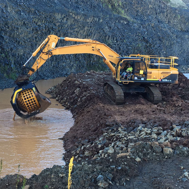 MB Crushers Screening Bucket | Model  MB-S23 | Width 91" | Machine Size 35-50 Tons | For Excavators