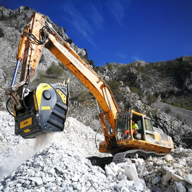 MB Crushers Bucket Crusher | Model  BF135.8 | Mouth Opening Width 51" | Machine Size 43+ Tons | For Excavator