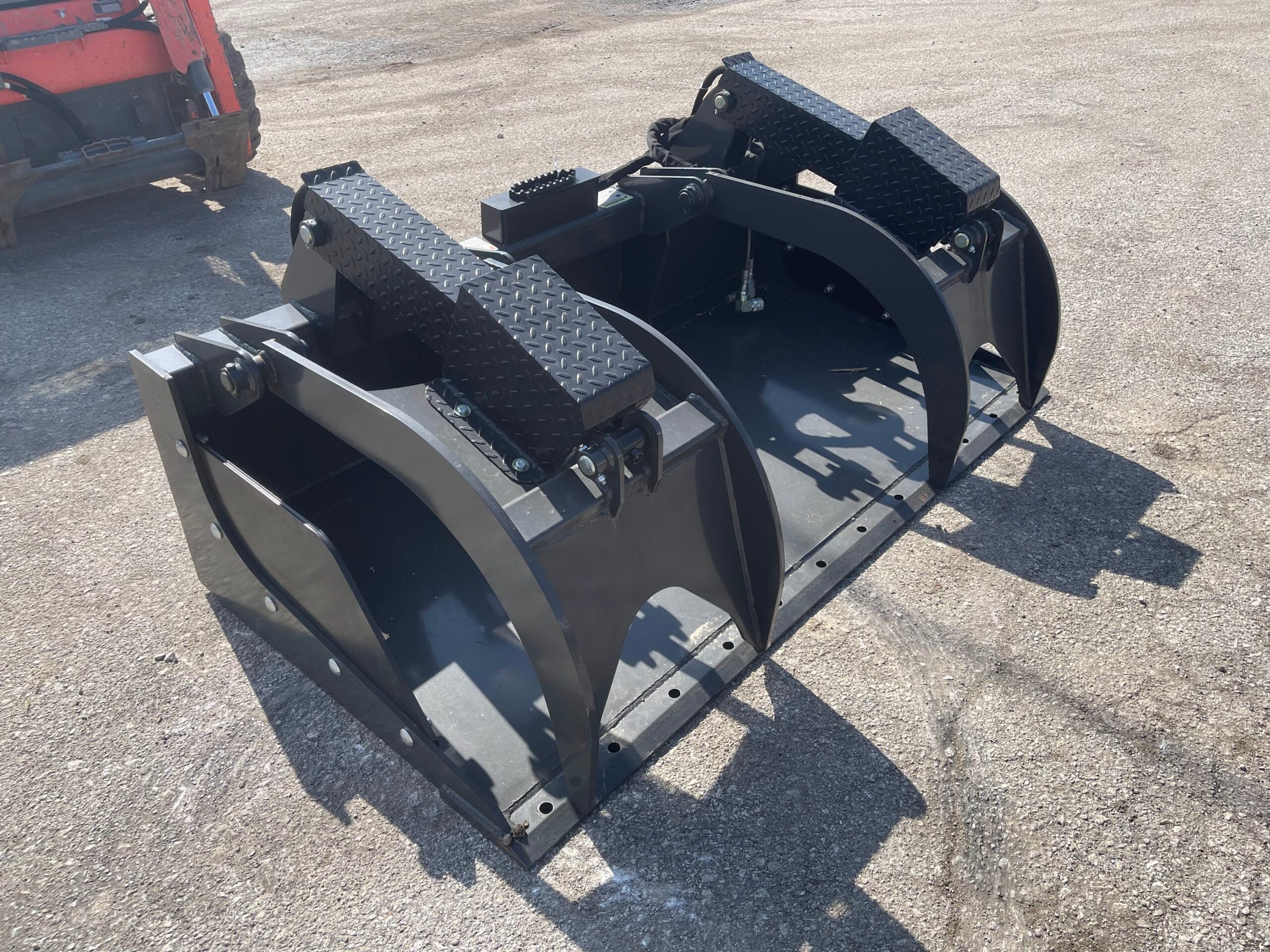 CID Grapple Bucket XD For Skid Steer