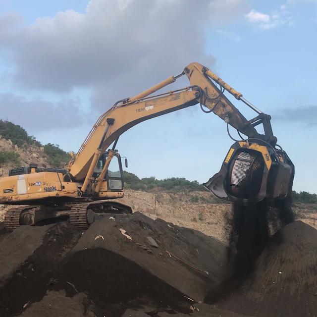 MB Crushers Screening Bucket | Model MB-S18 S4 | Width 79" | Machine Size 20-35 Tons | For Excavators