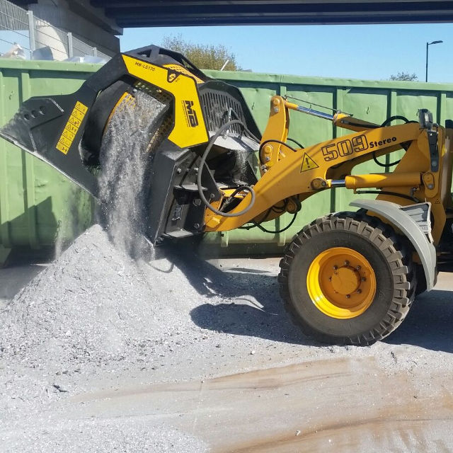 MB Crushers Screening Bucket | Model MB-LS170 S2 | Width 71" | Machine Size 6.5-15 Tons | For Loaders & Backhoe Loaders