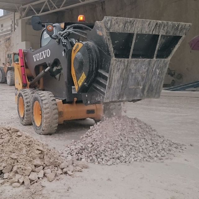 MB Crushers Bucket Crusher | Model MB-L120 S2 | Mouth Opening Width 29" | Oil Flow Range 25 GPM | For Skid Steers, Excavators, Loaders, Backhoe Loaders