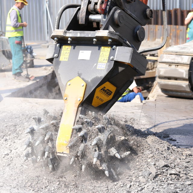 MB Crushers Drum Cutter | Model MB-R900 | Cutting Width 44" | Machine Size 17-25 Tons | For Excavators