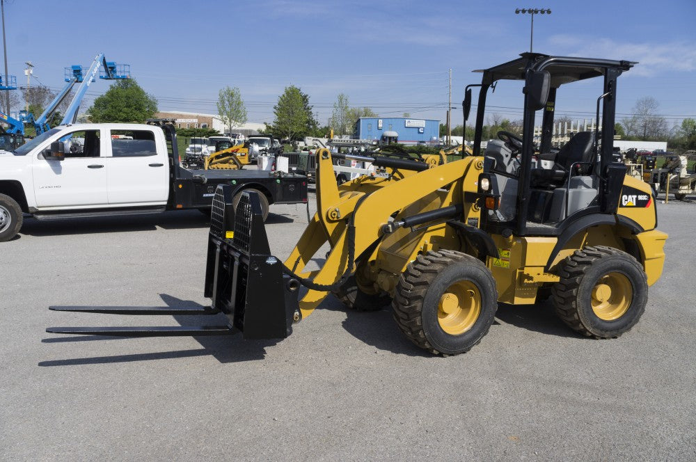 BLUE DIAMOND | Hydraulic Adjusting Pallet Forks for Skid Steer