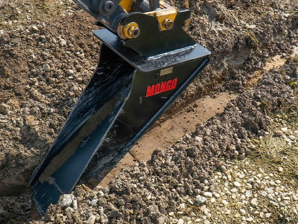Mongo | Spade Bucket For Excavator (2000-10000 lbs.)