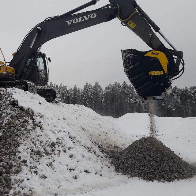 MB Crushers Bucket Crusher | Model BF90.3 S4 | Mouth Opening Width 36" | Machine Size 21+ Tons | For Excavators